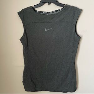 Nike Running Aeroreact Muscle Shirt Medium